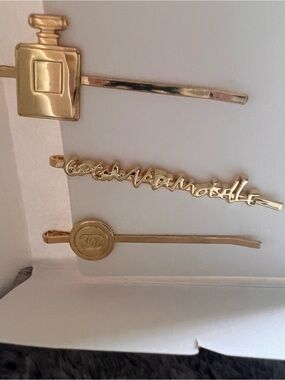 NIP Chanel Beaute Hair Barrettes